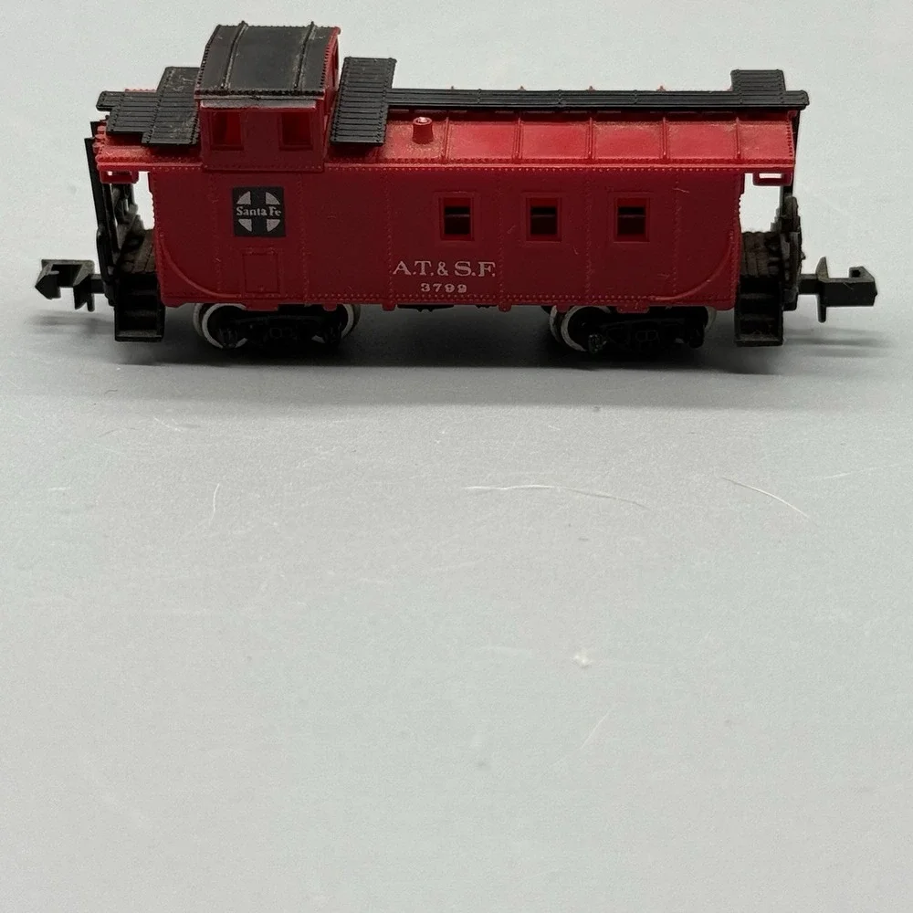 Vintage Bachmann N Scale Santa Fe ATSF 3799 Red Caboose Train Car Hong Kong